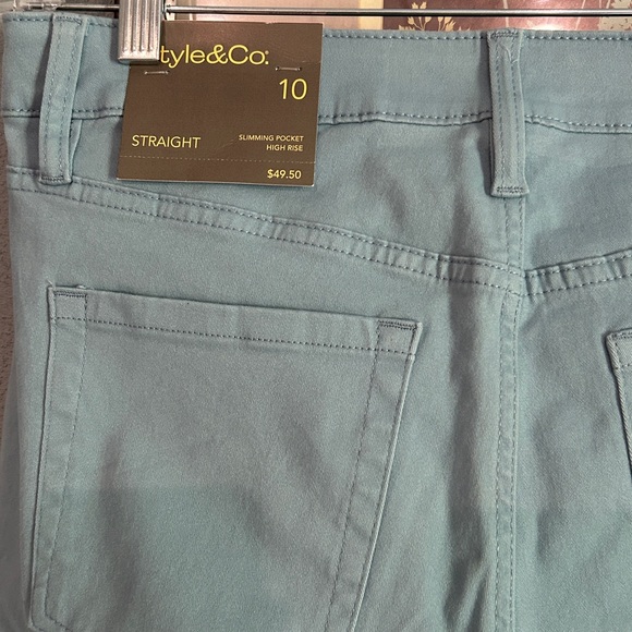 NWT Style & Co Size 10 Light Blue Straight Jeans - Picture 2 of 7